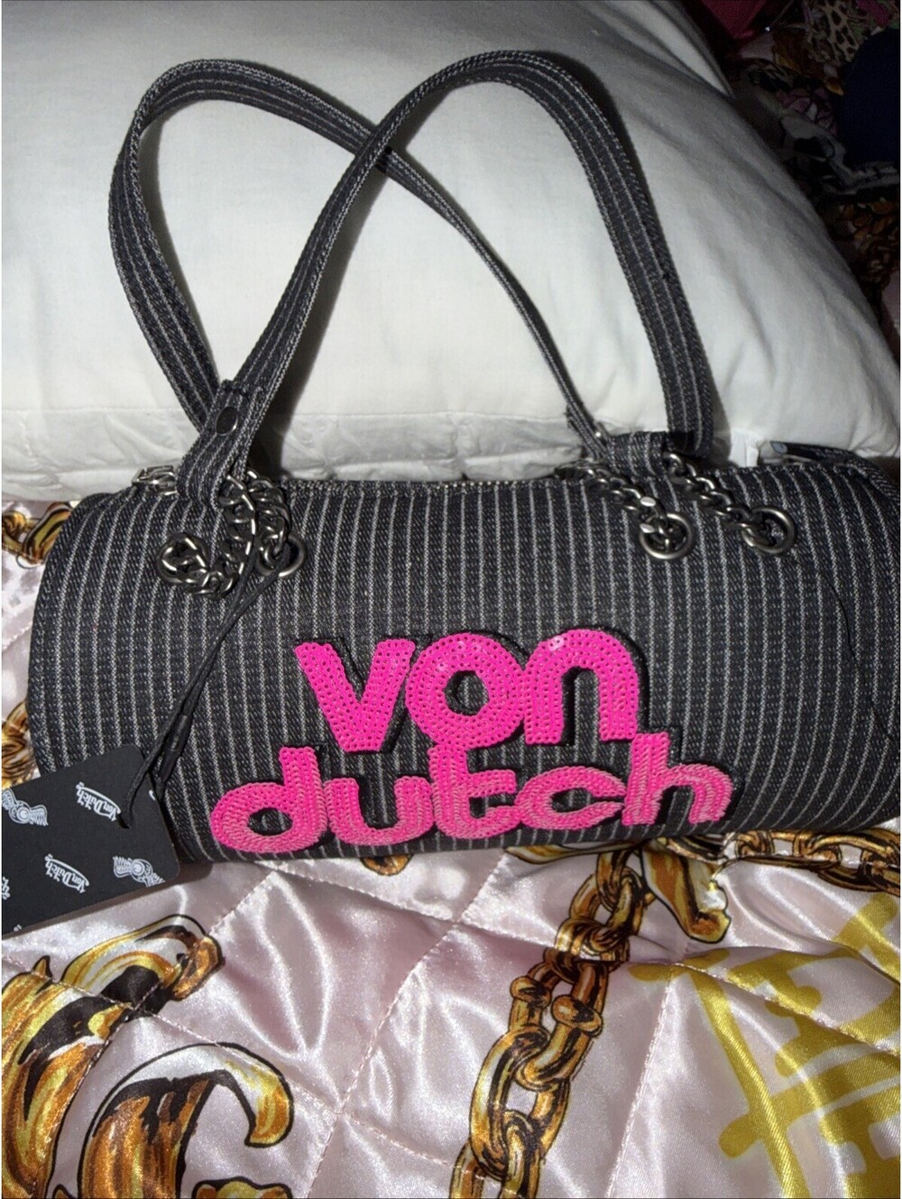 Von Dutch Barrel Bag Black/Pink Embroidered Logo
